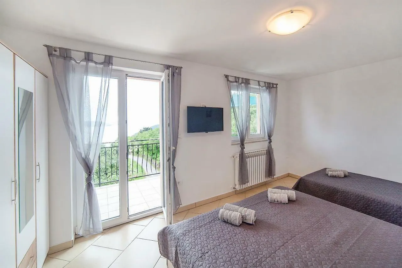 Apartmani Sandra Rovini Moscenice